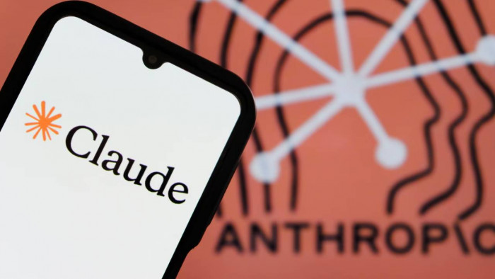 Anthropic’s Claude Challenges ChatGPT’s Grip on Paid AI Users